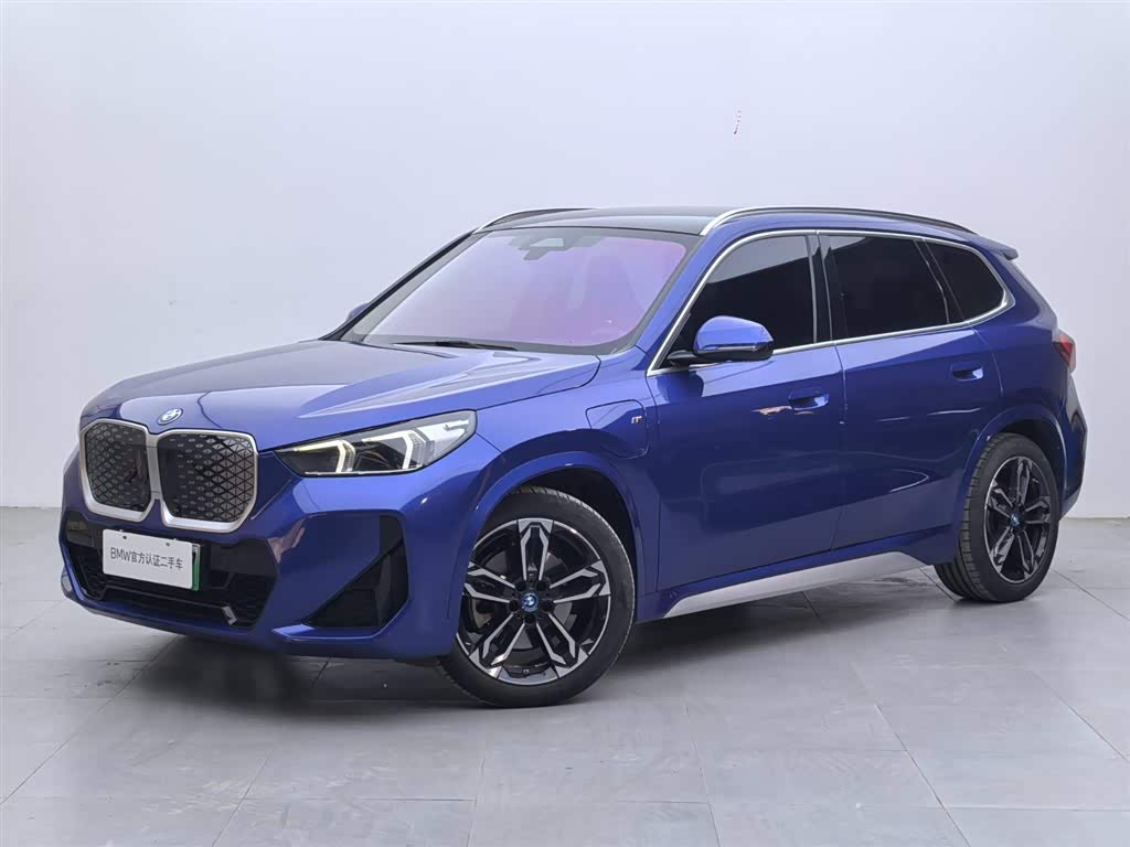 BMW iX1