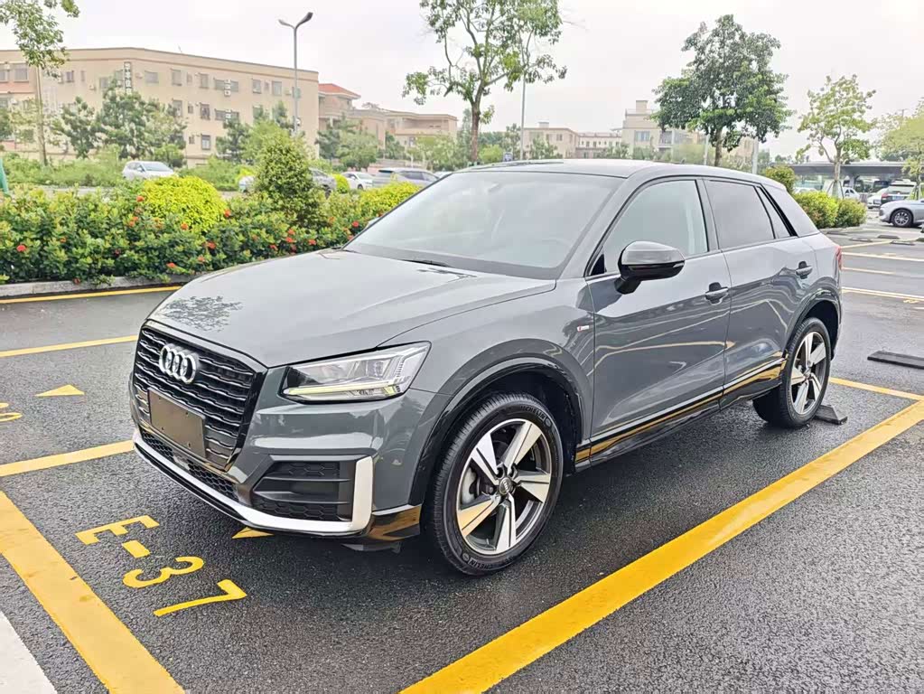 Audi Q2L