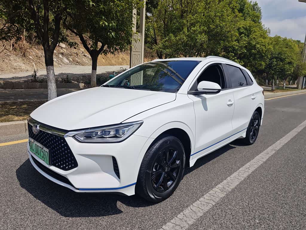 BYD E2