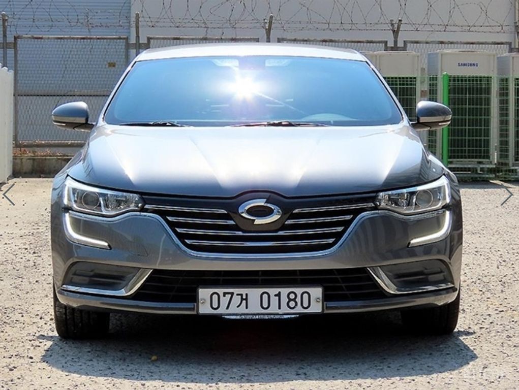 Renault SM6