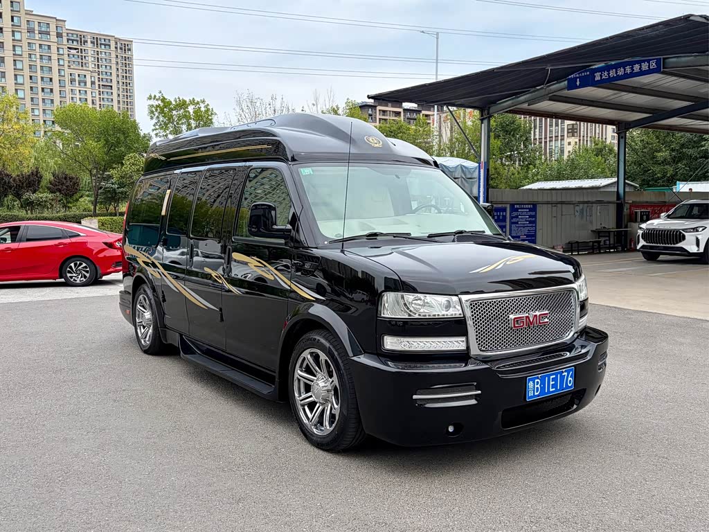 GMC Savana