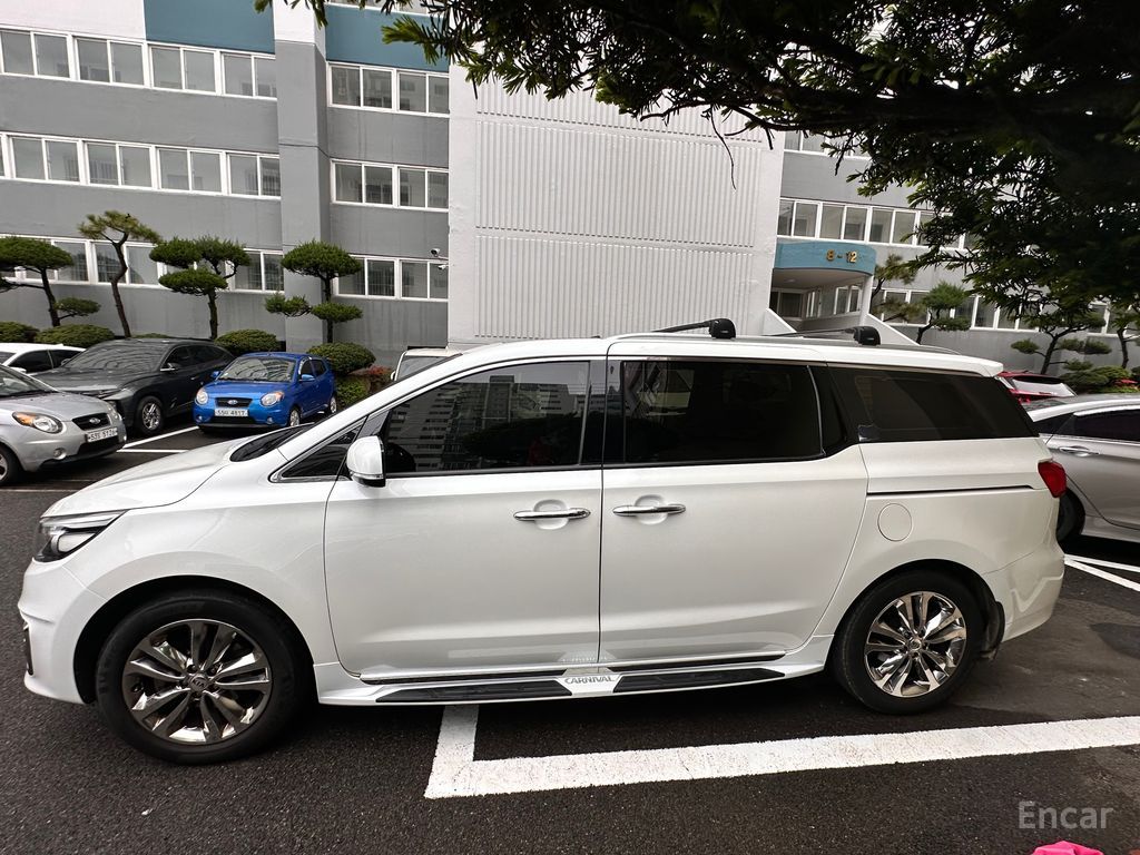 Kia Carnival