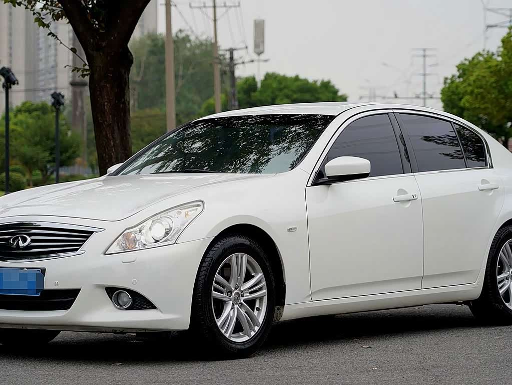 Infiniti G