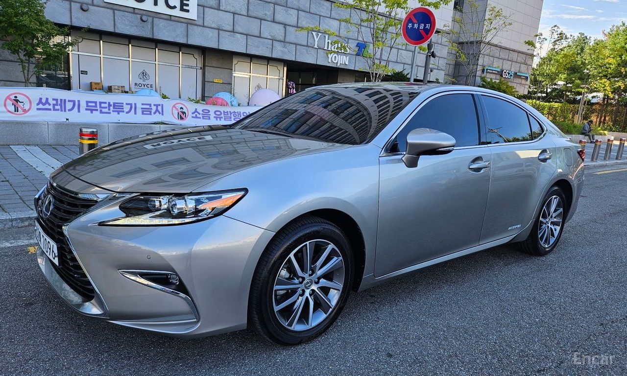 Lexus ES