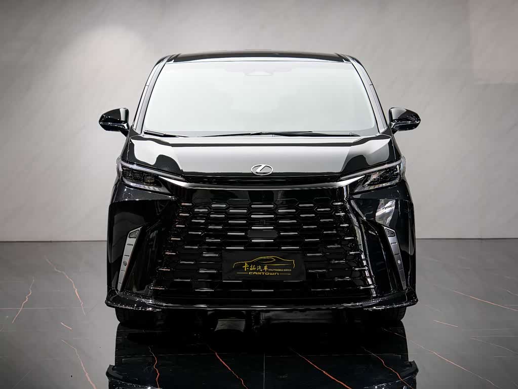 Lexus LM