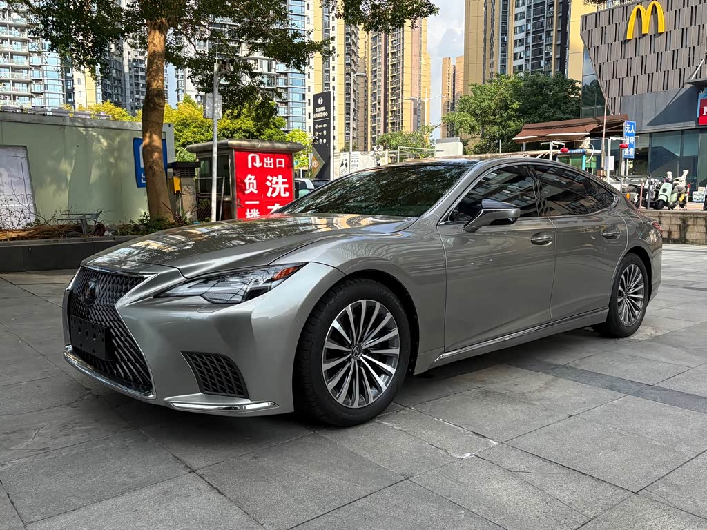 Lexus LS