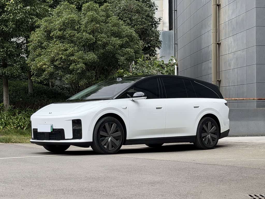 Li Auto i8