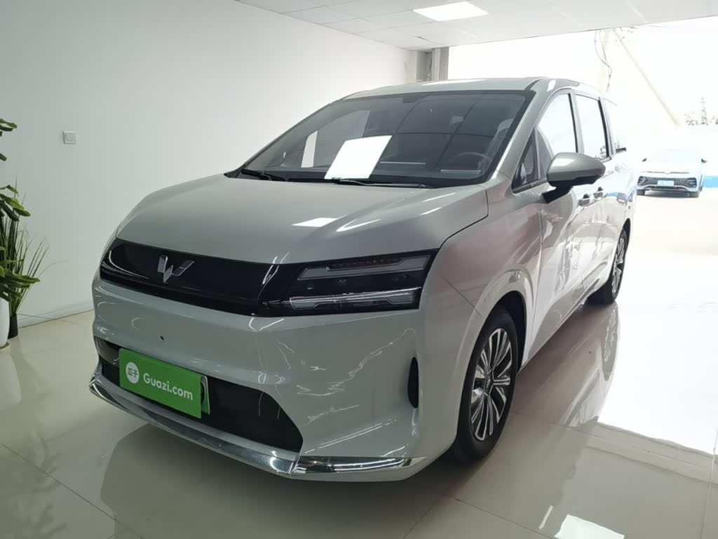 Wuling 730