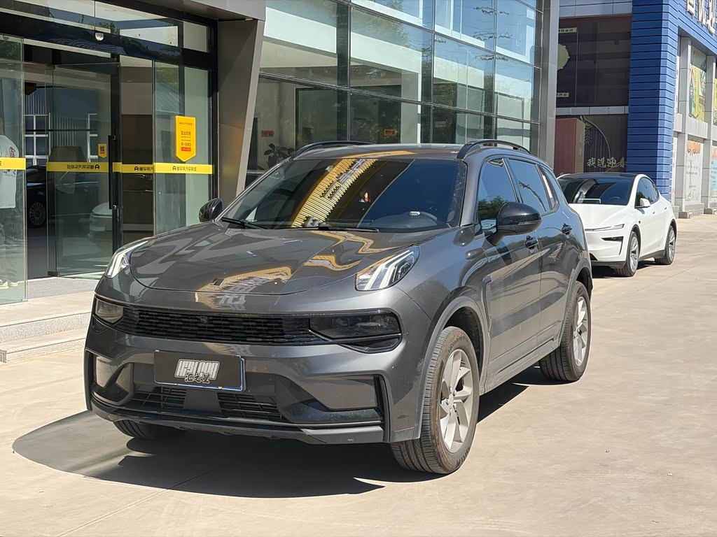 Lynk & Co 01