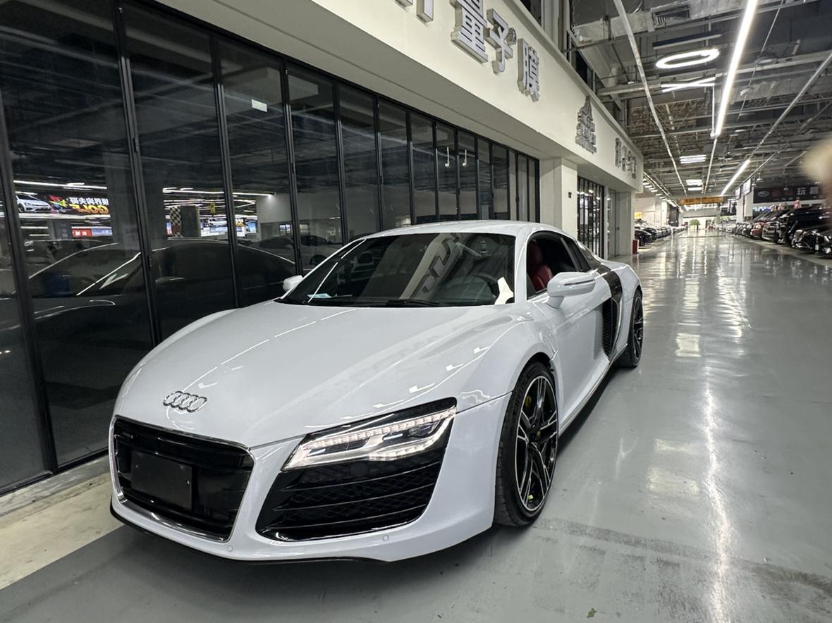 Audi R8