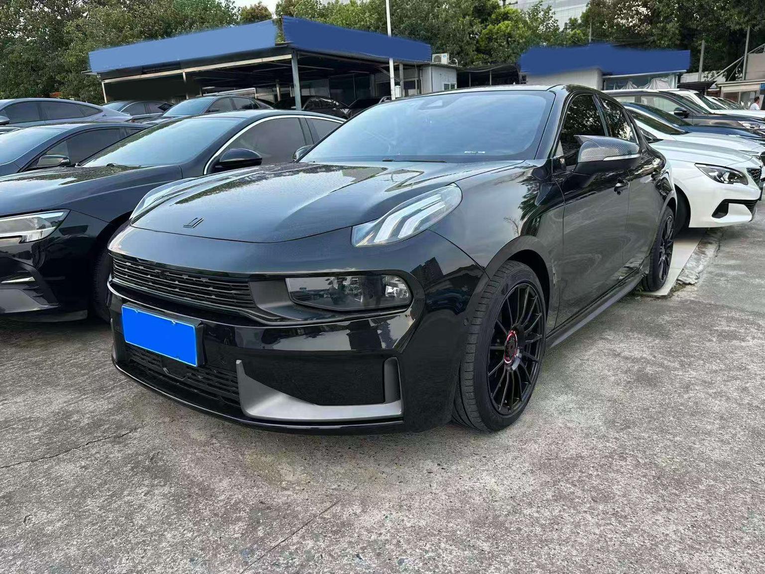 Lynk & Co 03