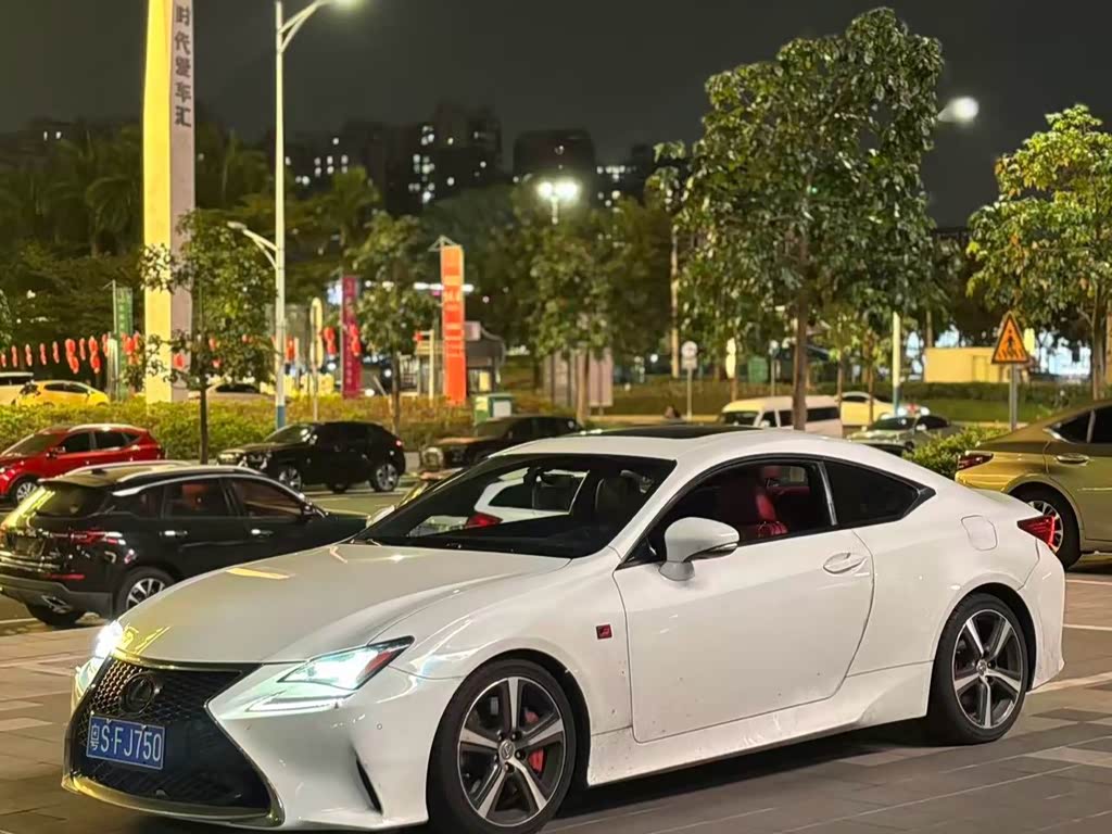 Lexus RC
