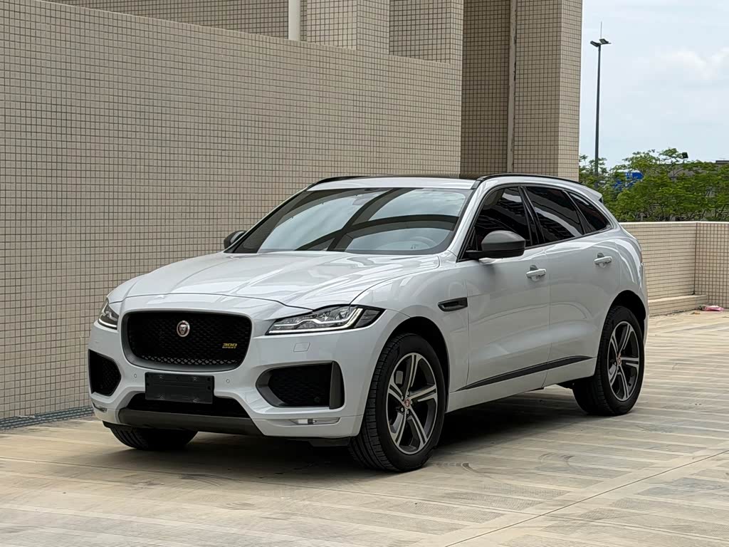 Jaguar F-Pace