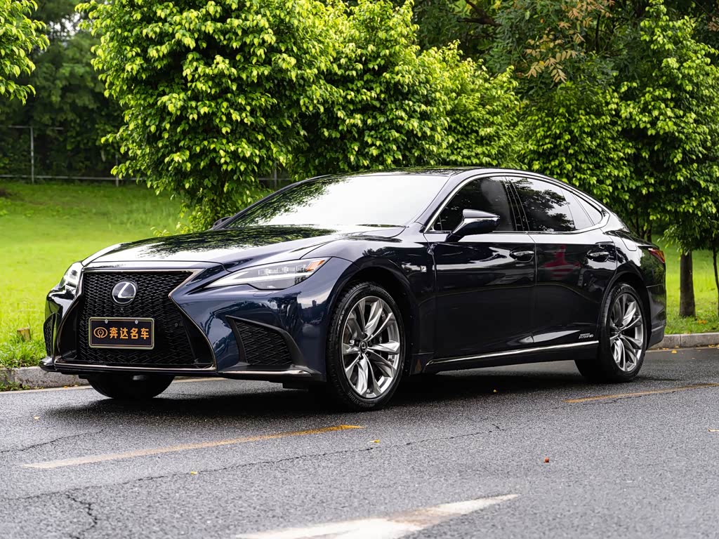 Lexus LS
