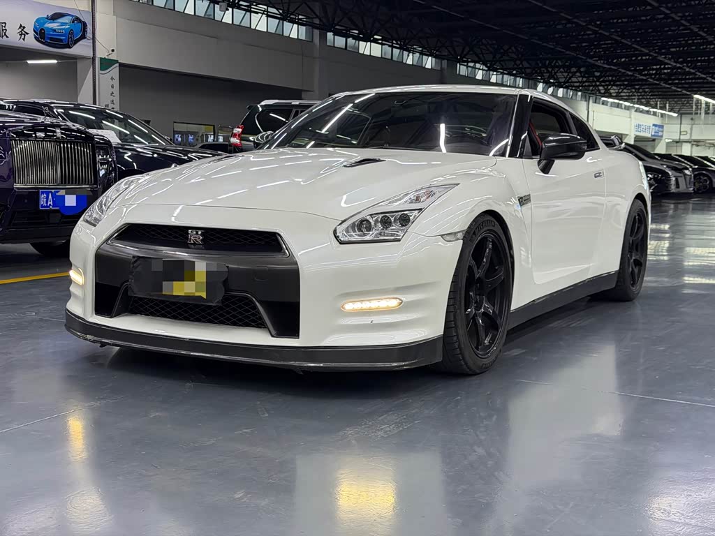 Nissan GT-R
