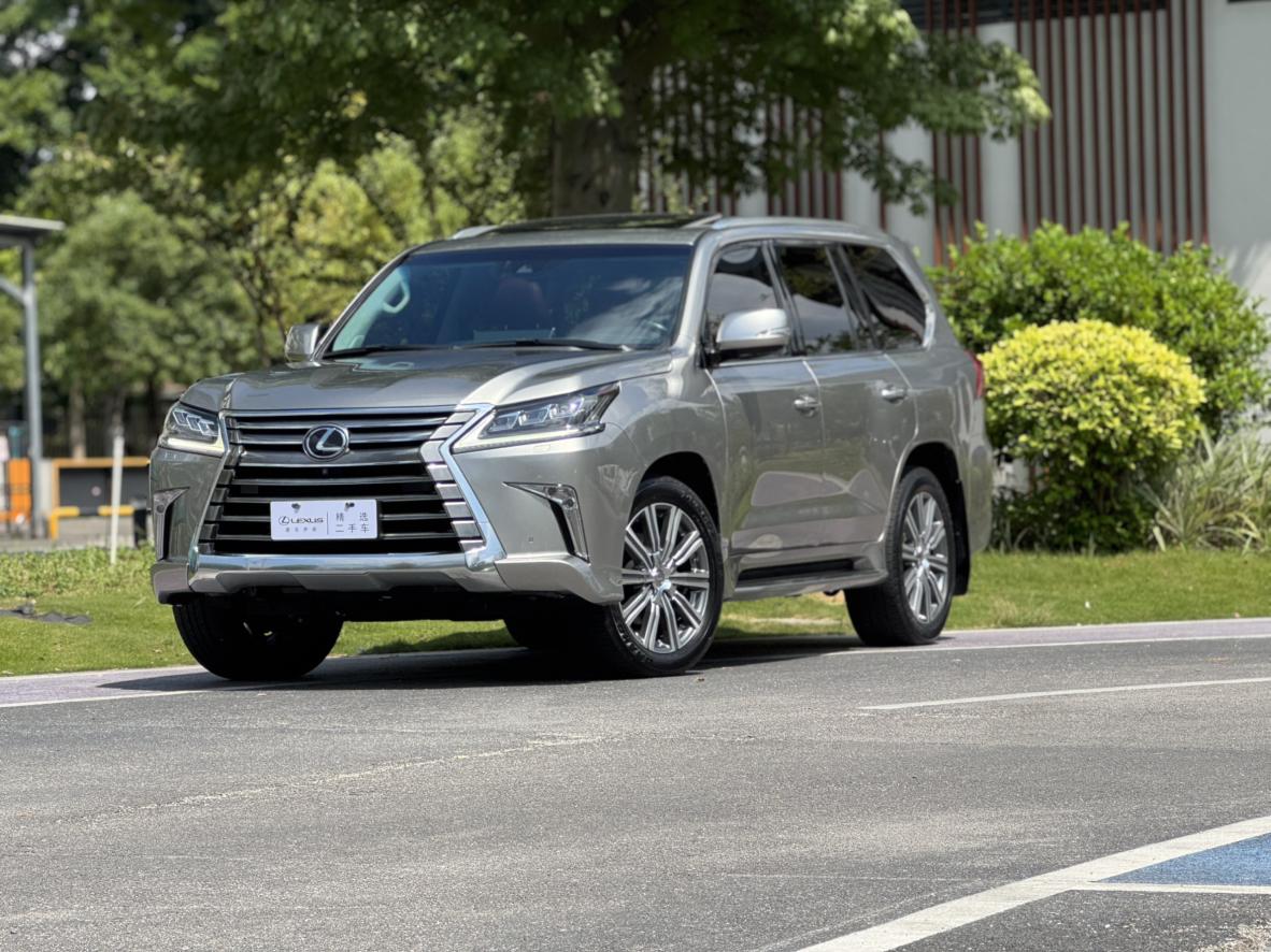 Lexus LX
