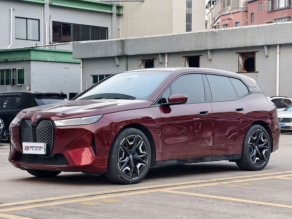 BMW iX