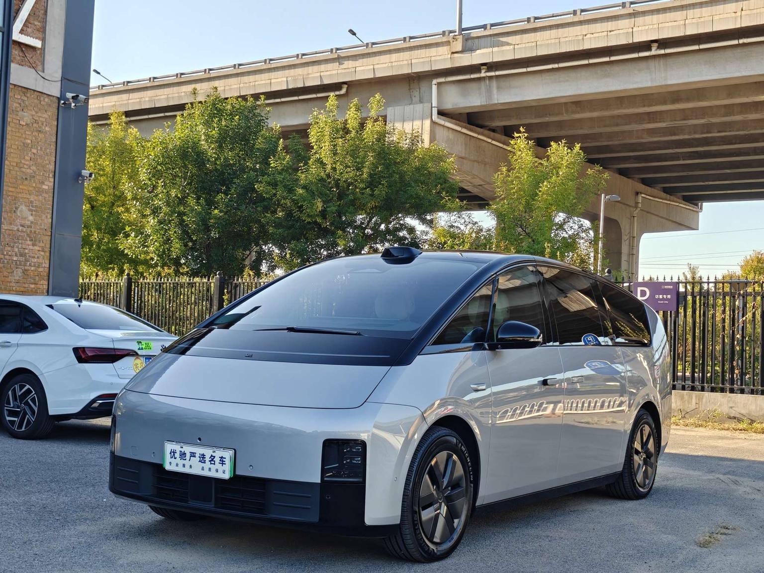 Li Auto MEGA
