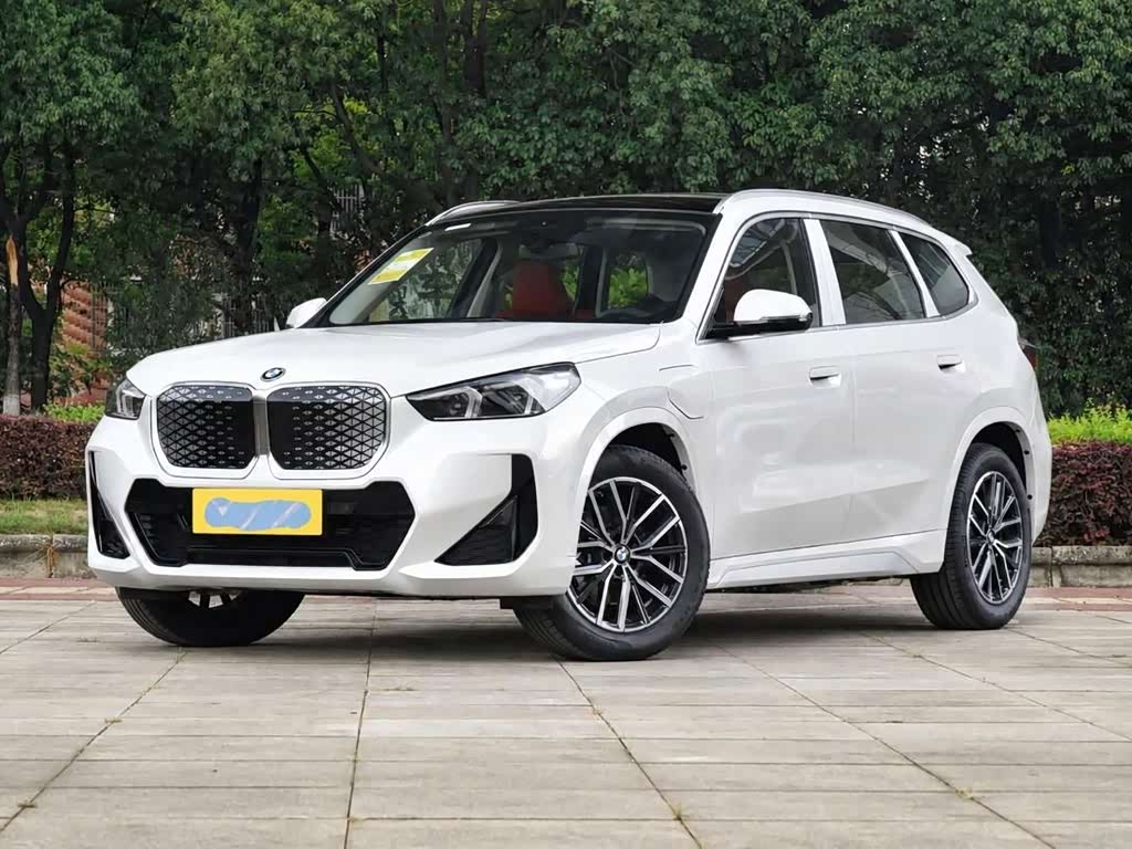 BMW iX1