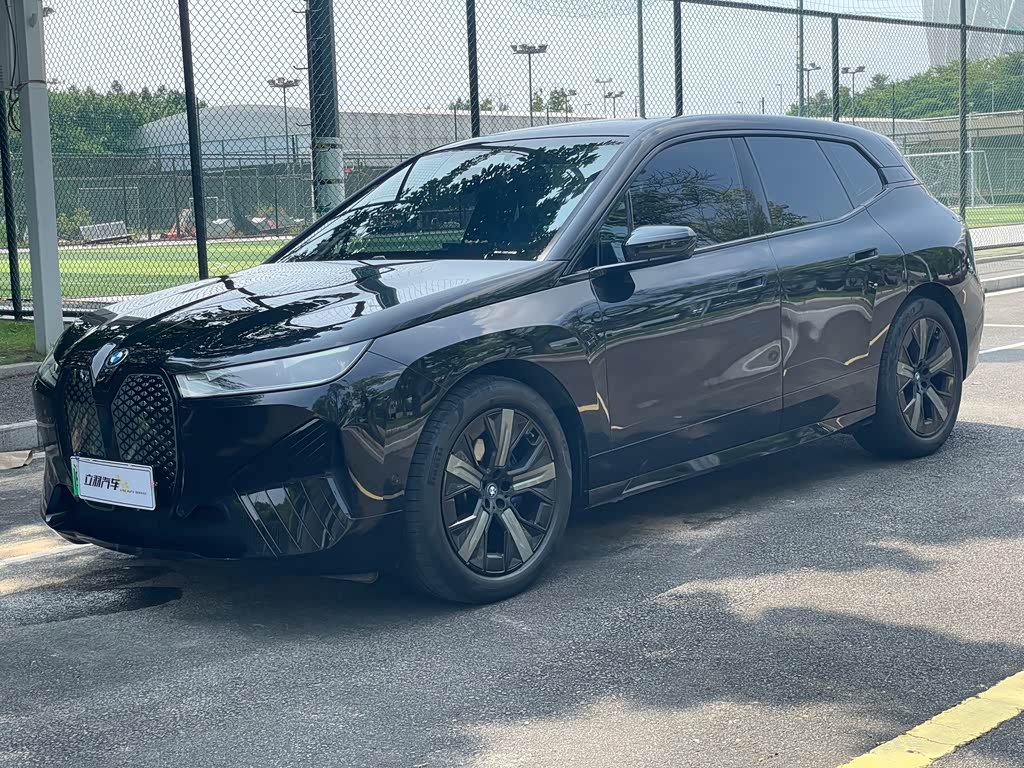 BMW iX