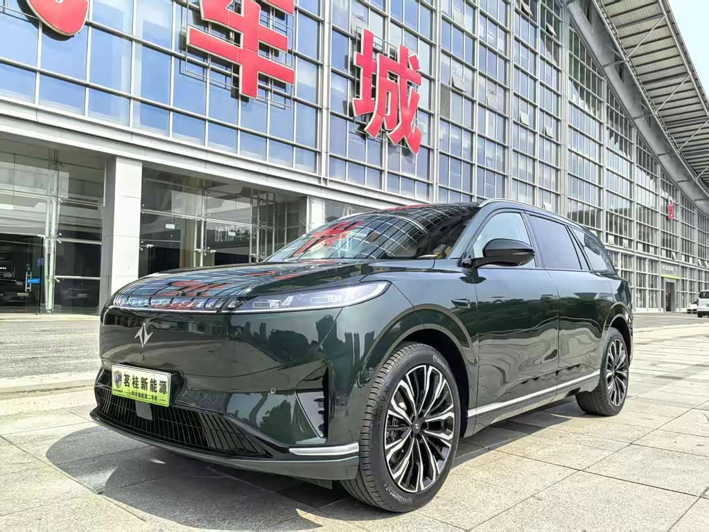 Dongfeng eπ008