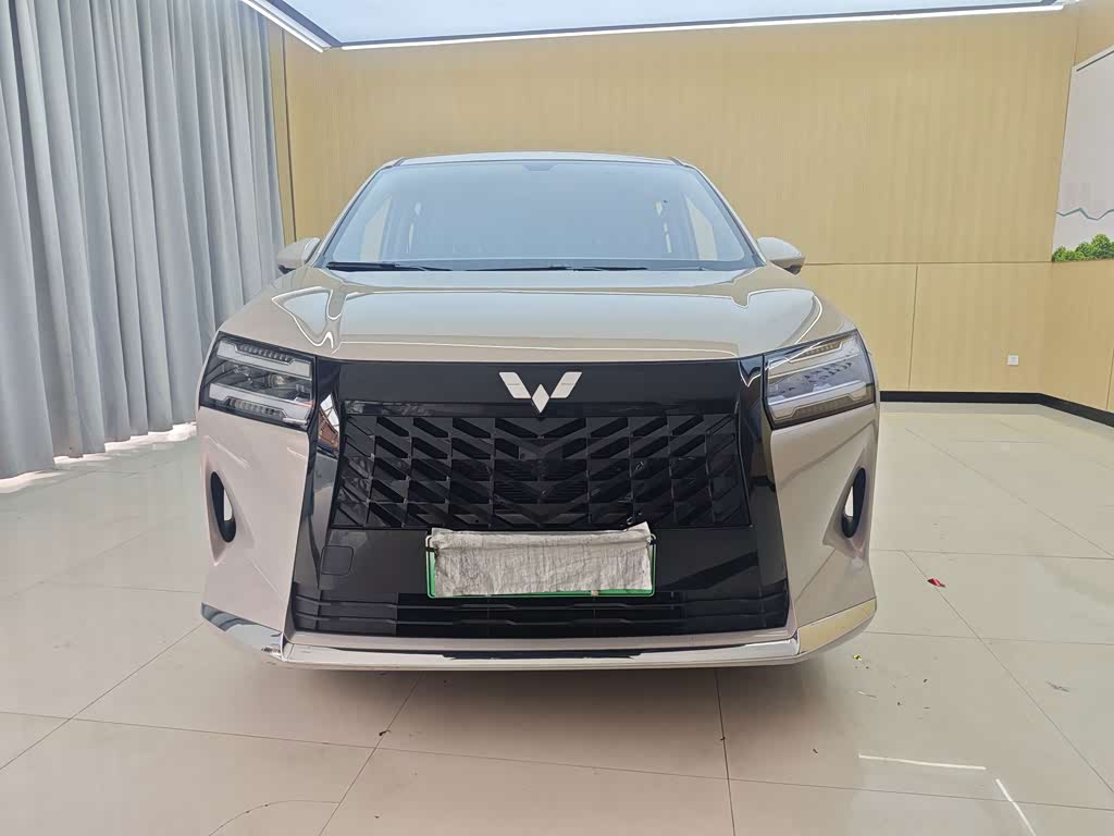 Wuling 730