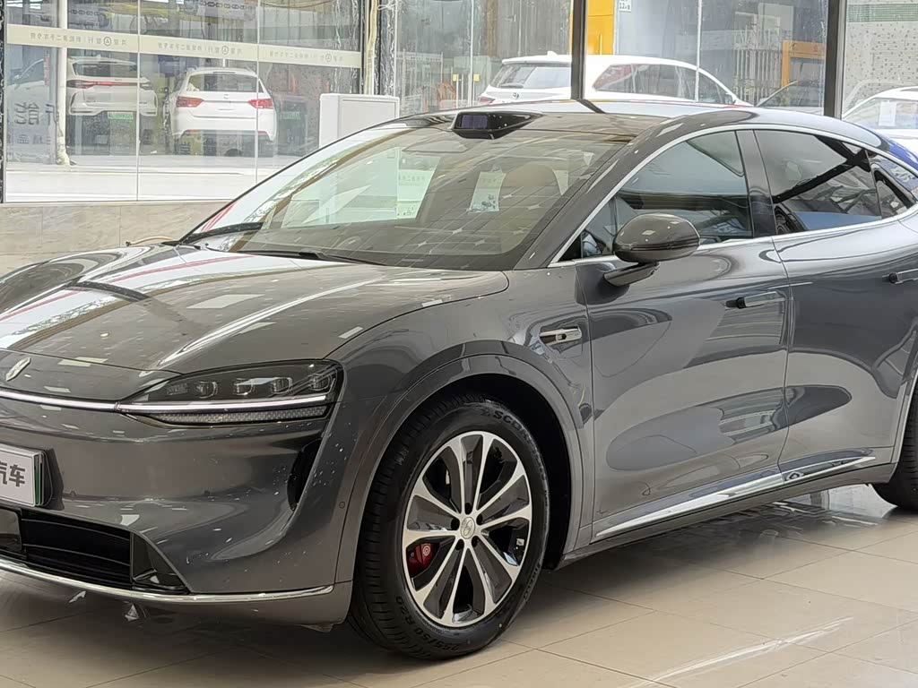 Luxeed R7