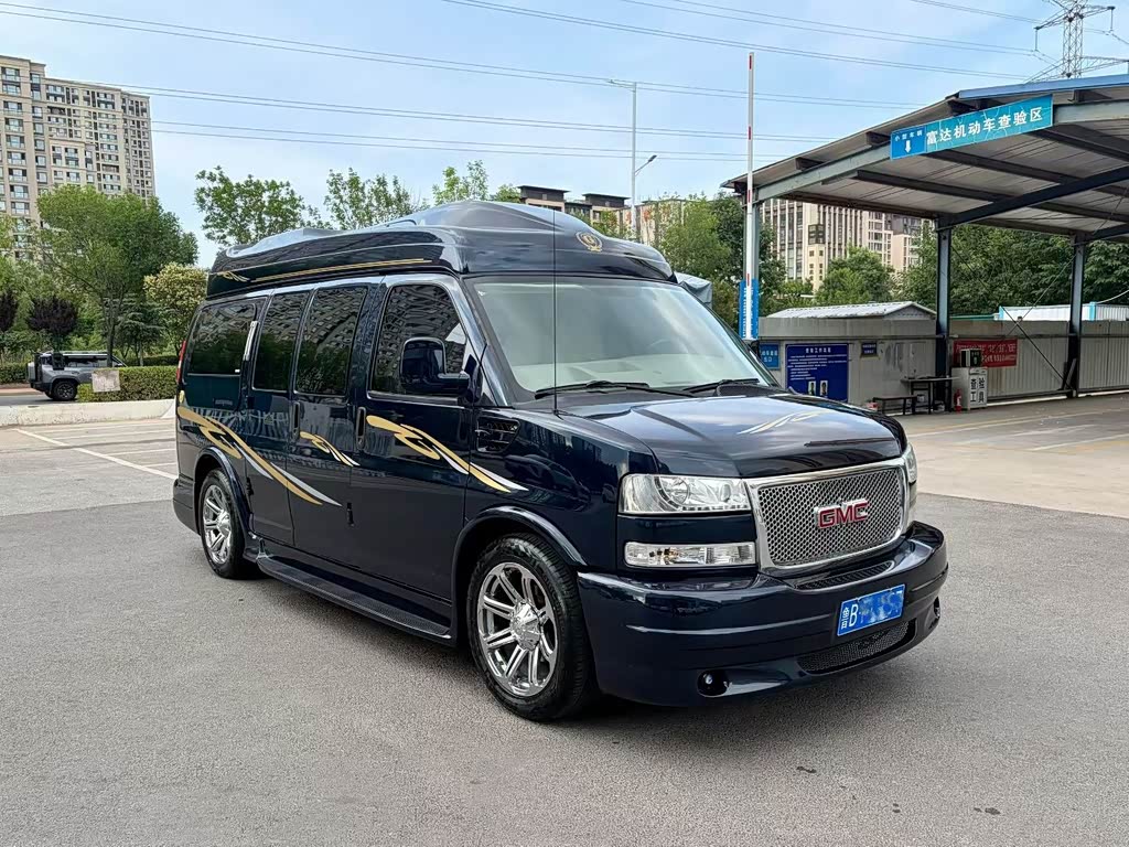 GMC Savana
