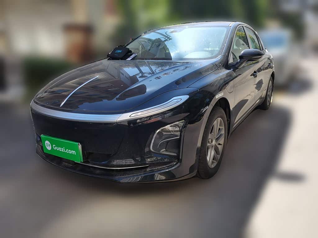 Hongqi E-QM5