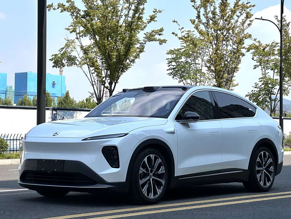 NIO EC7