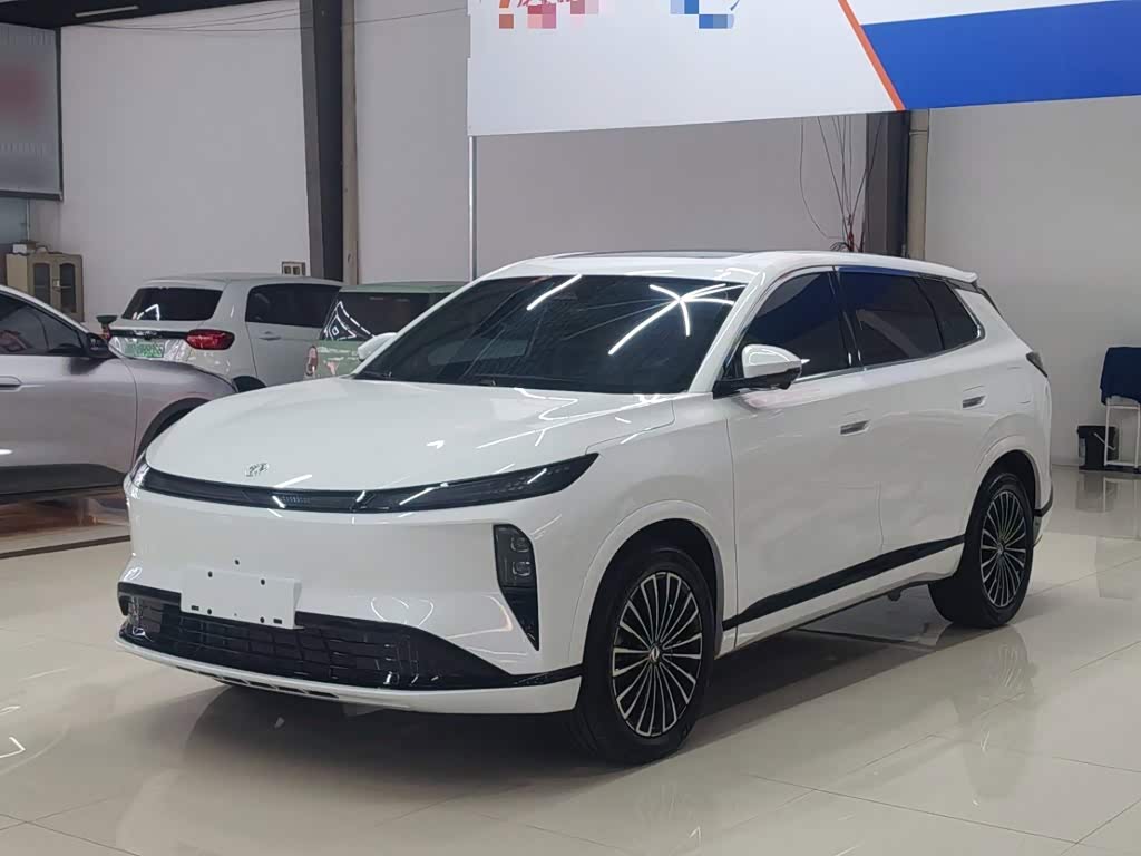 Dongfeng L8