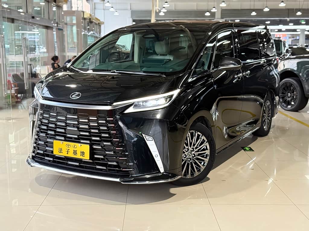 Lexus LM