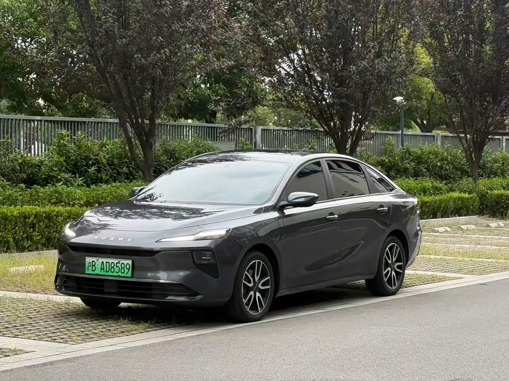Roewe D6