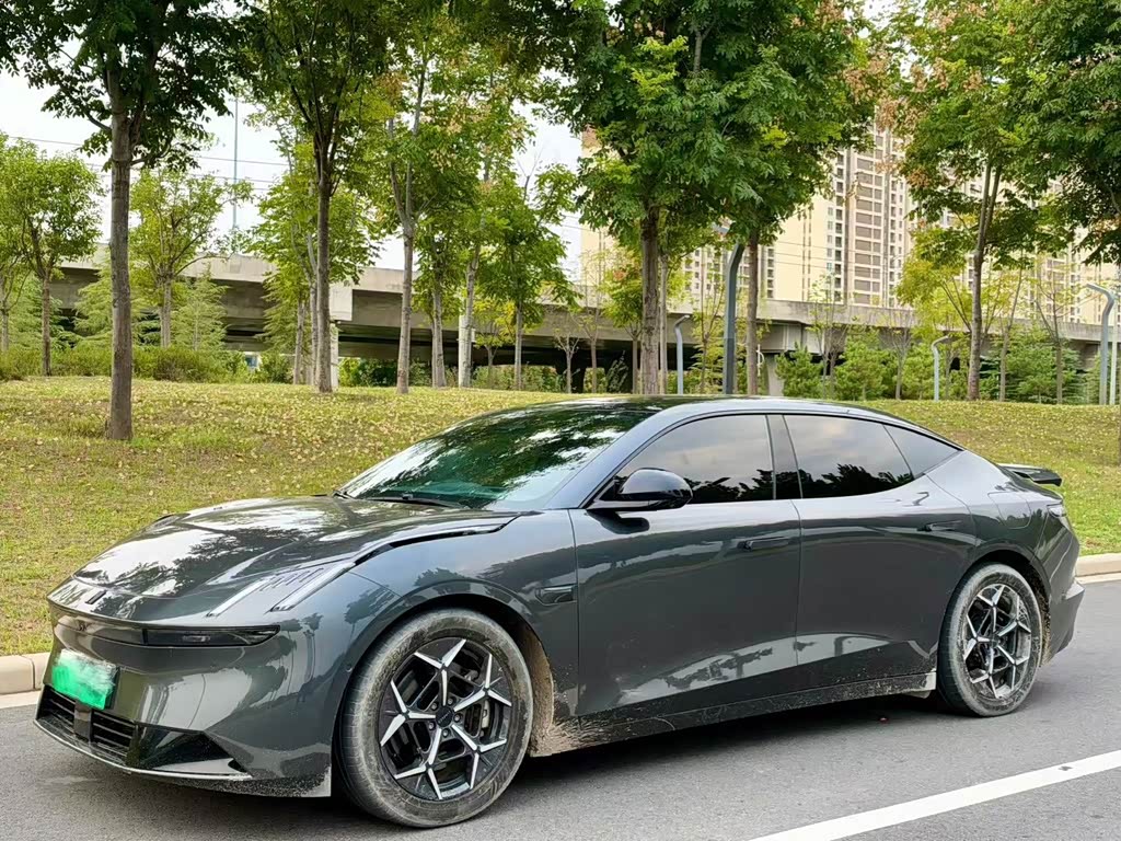 Lynk & Co Z10