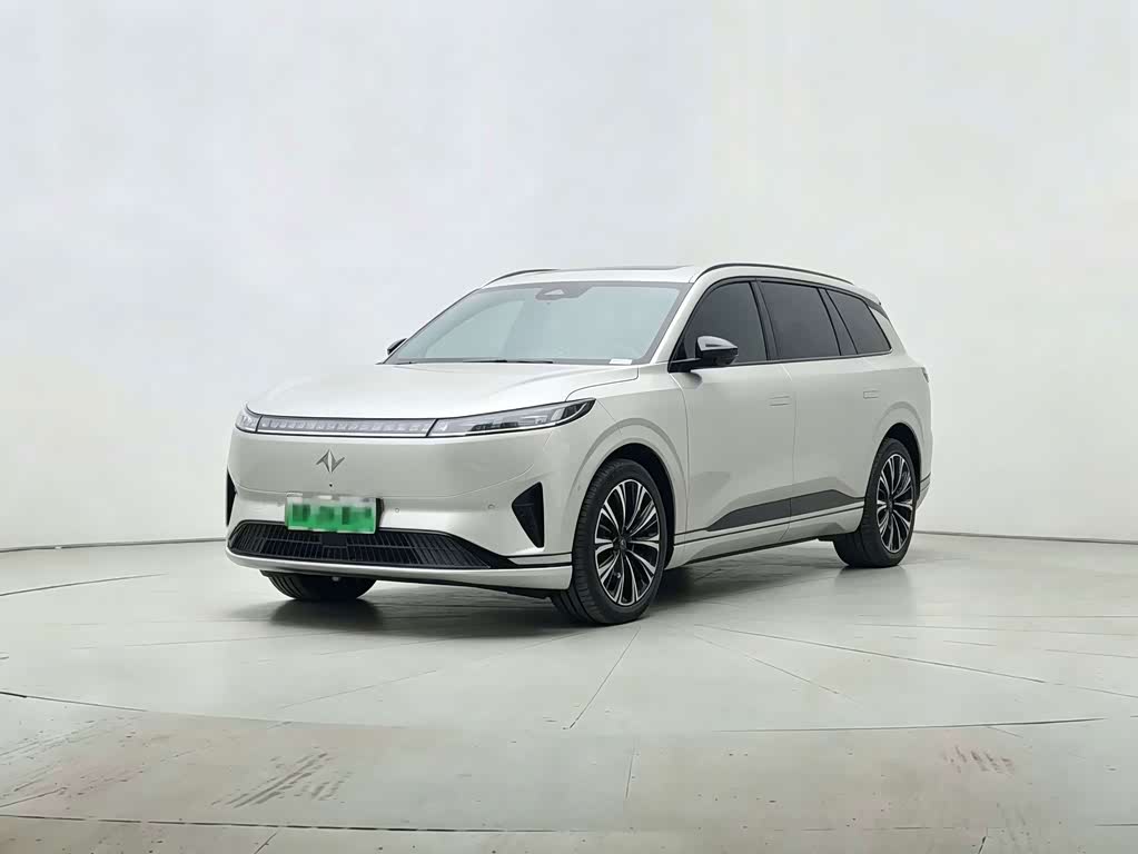 Dongfeng eπ008