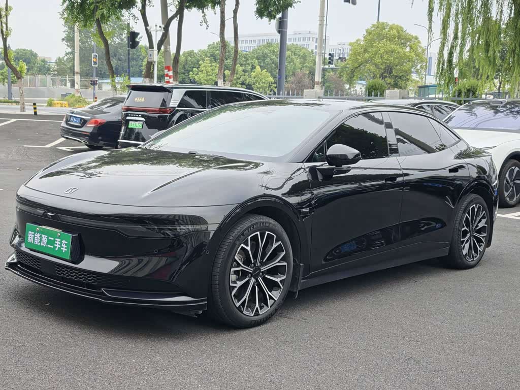 Zeekr 007