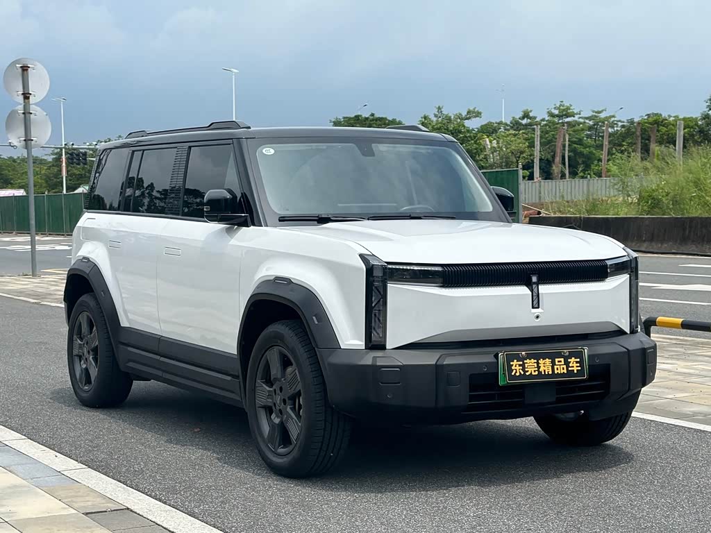 iCar 03