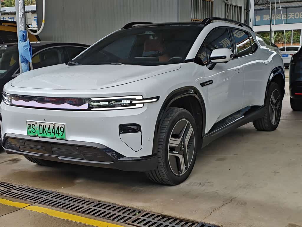 Changan E07