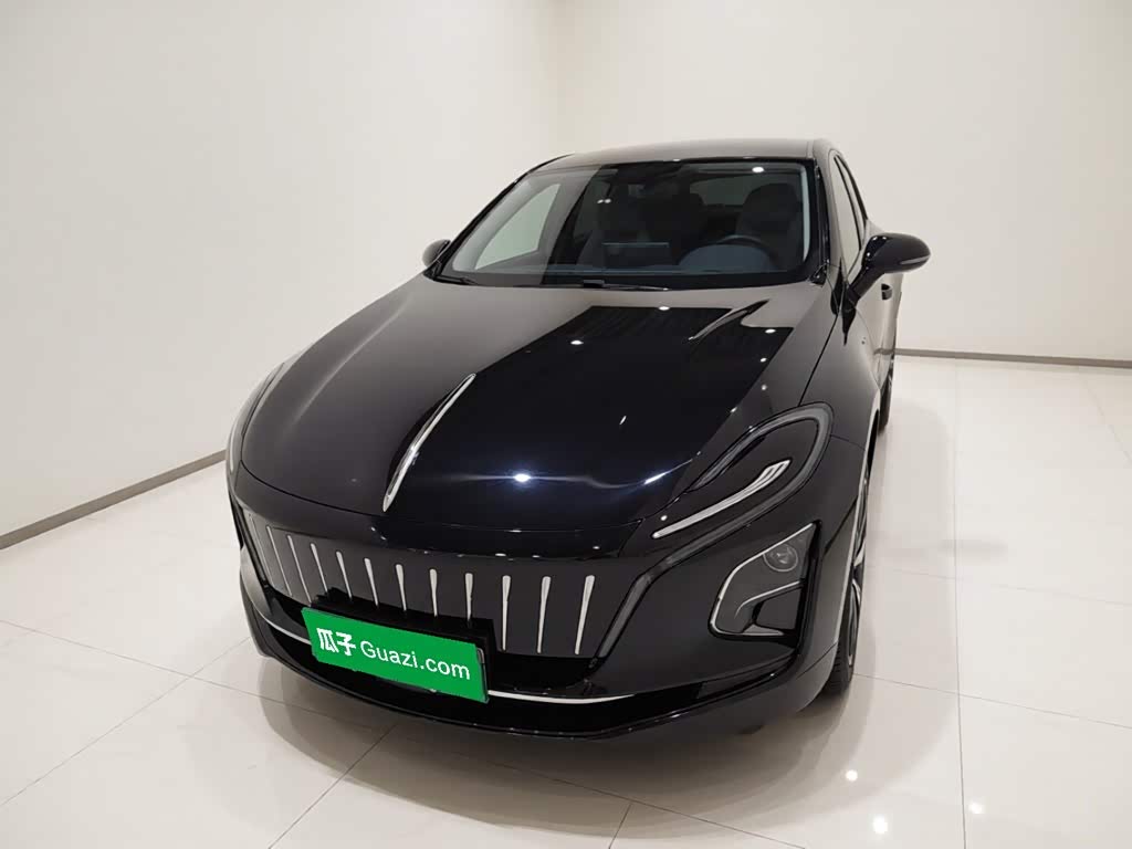 Hongqi E-QM5