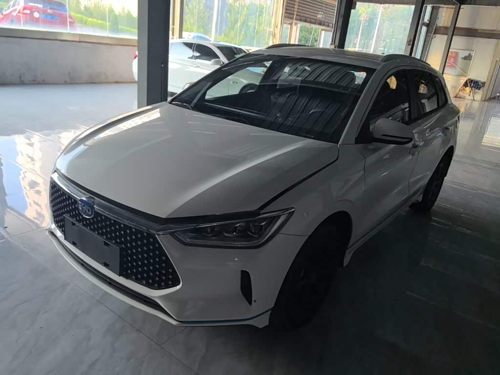 BYD E2
