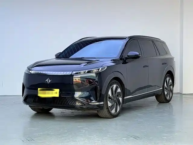 Dongfeng eπ008