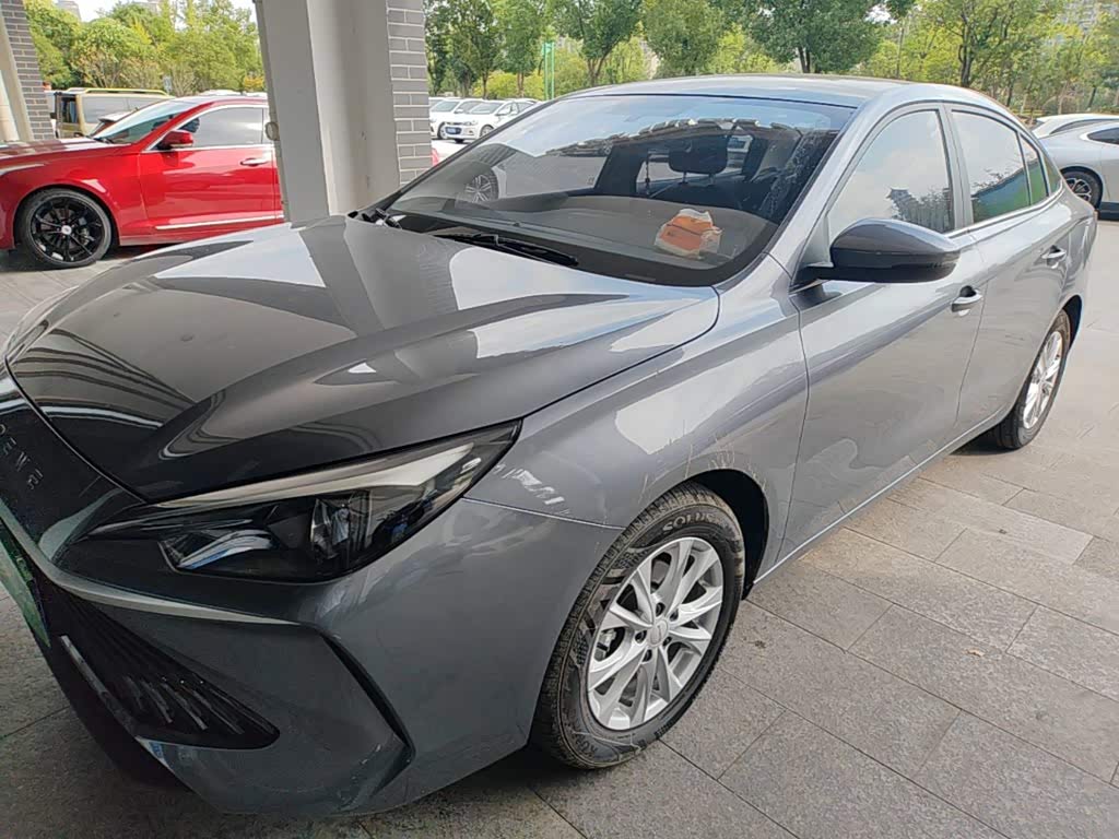 Roewe i5