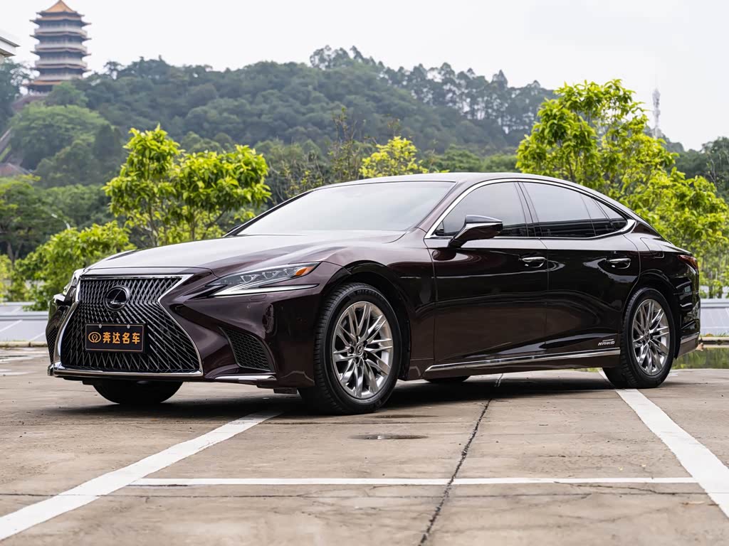 Lexus LS