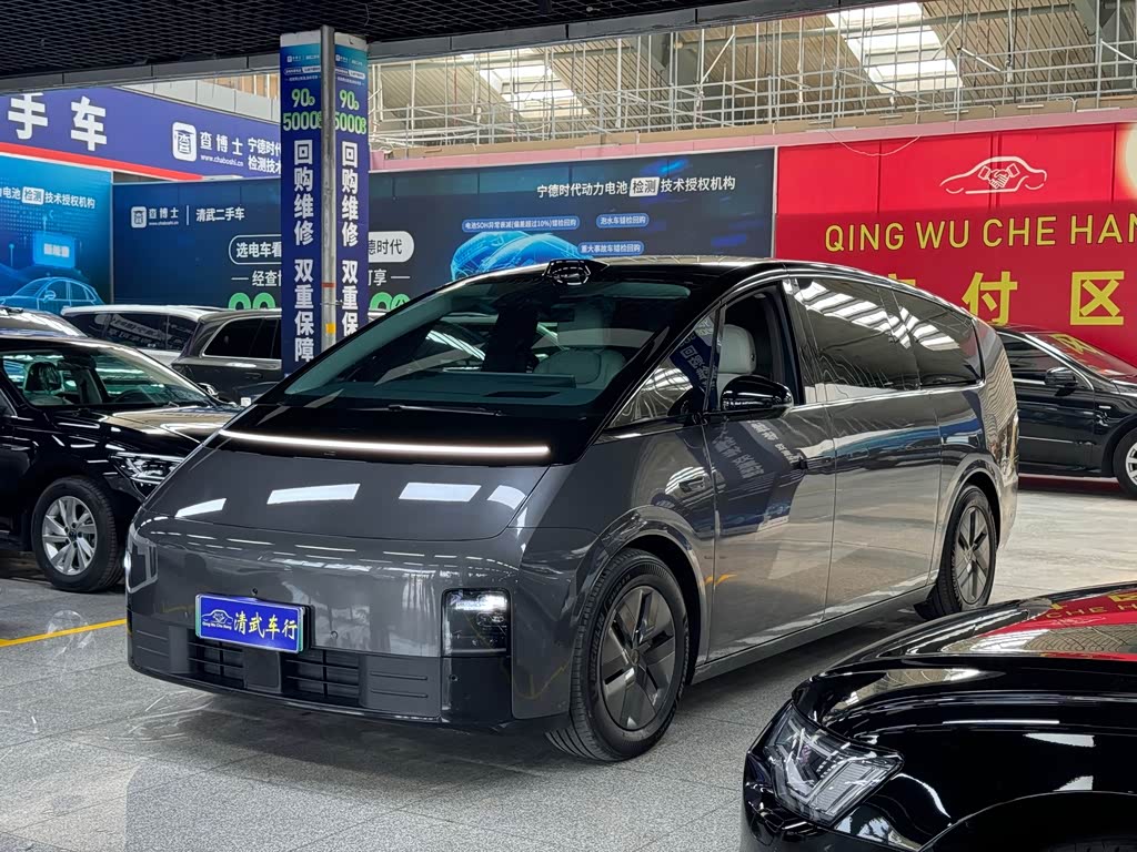 Li Auto MEGA
