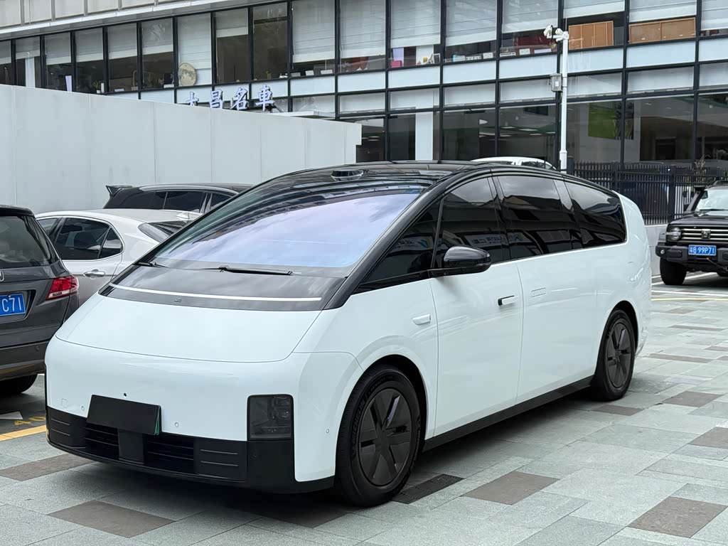 Li Auto MEGA