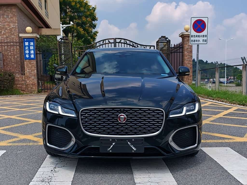 Jaguar XFL