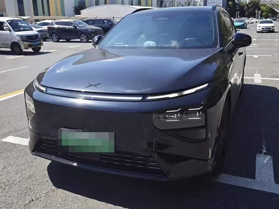 Xpeng G9