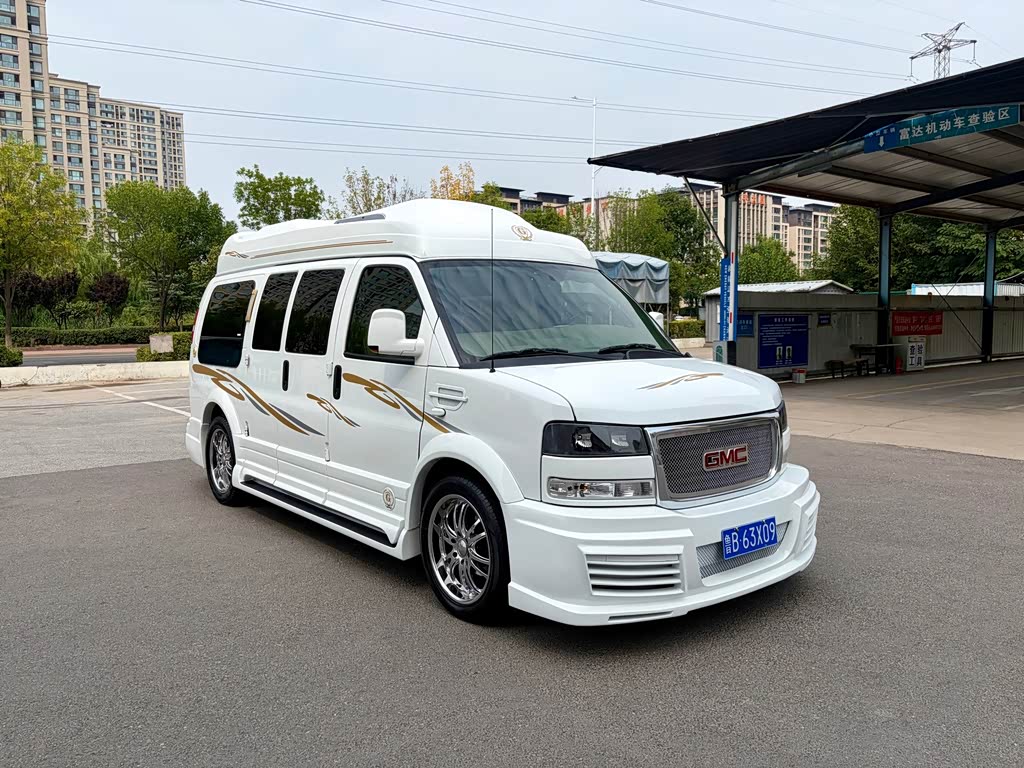 GMC Savana