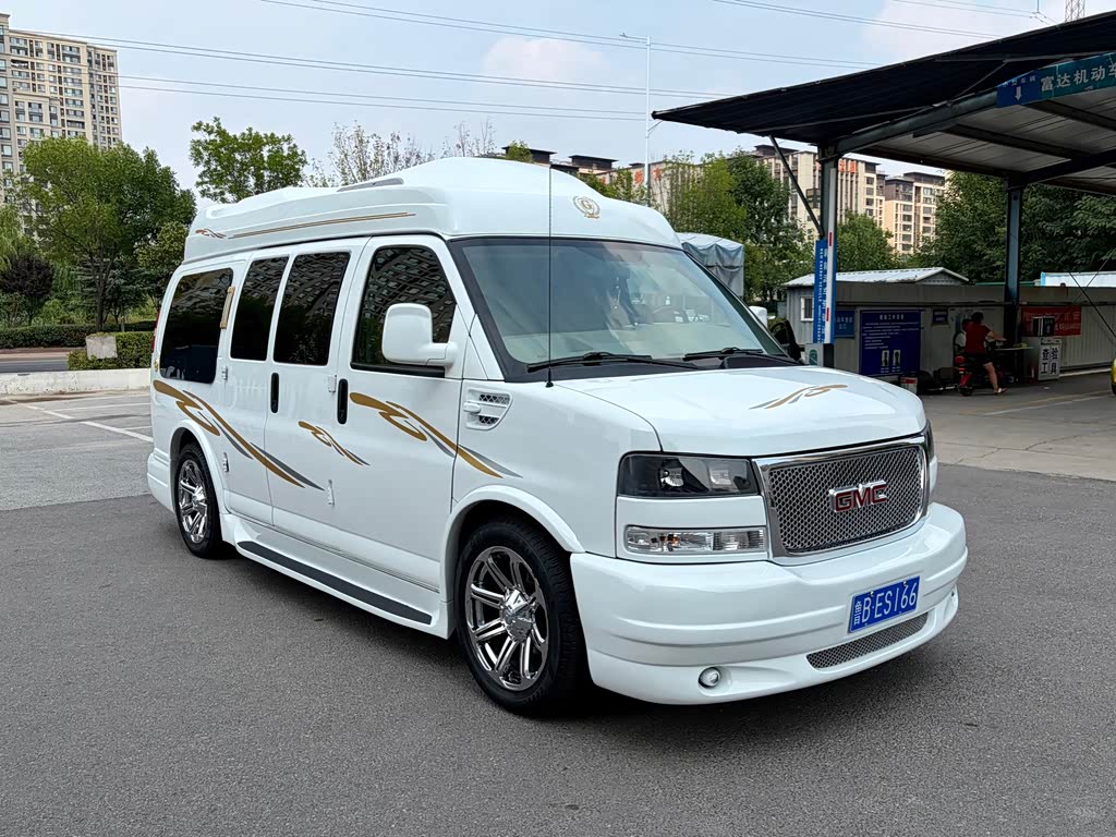 GMC Savana