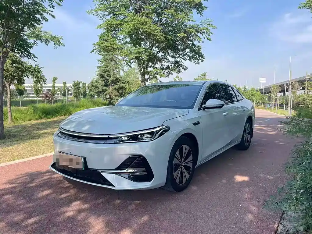 Geely Galaxy Galaxy A7 EM
